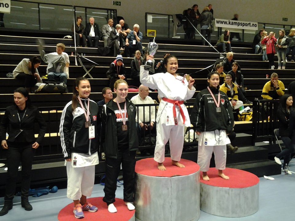 Yuniar NM2012